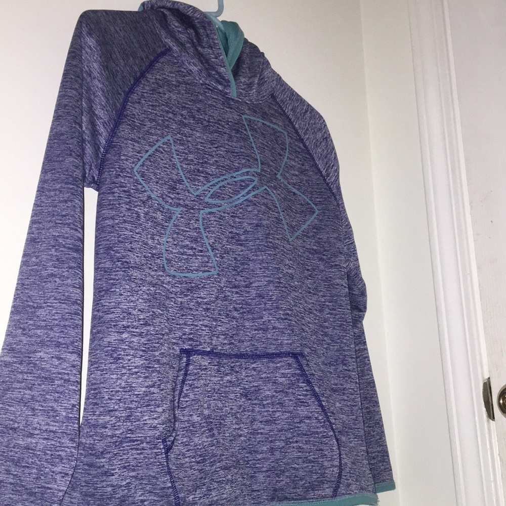 Under armour sweatshirt